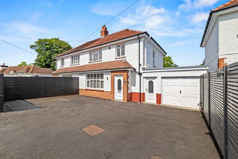 Southward Lane, Swansea SA3