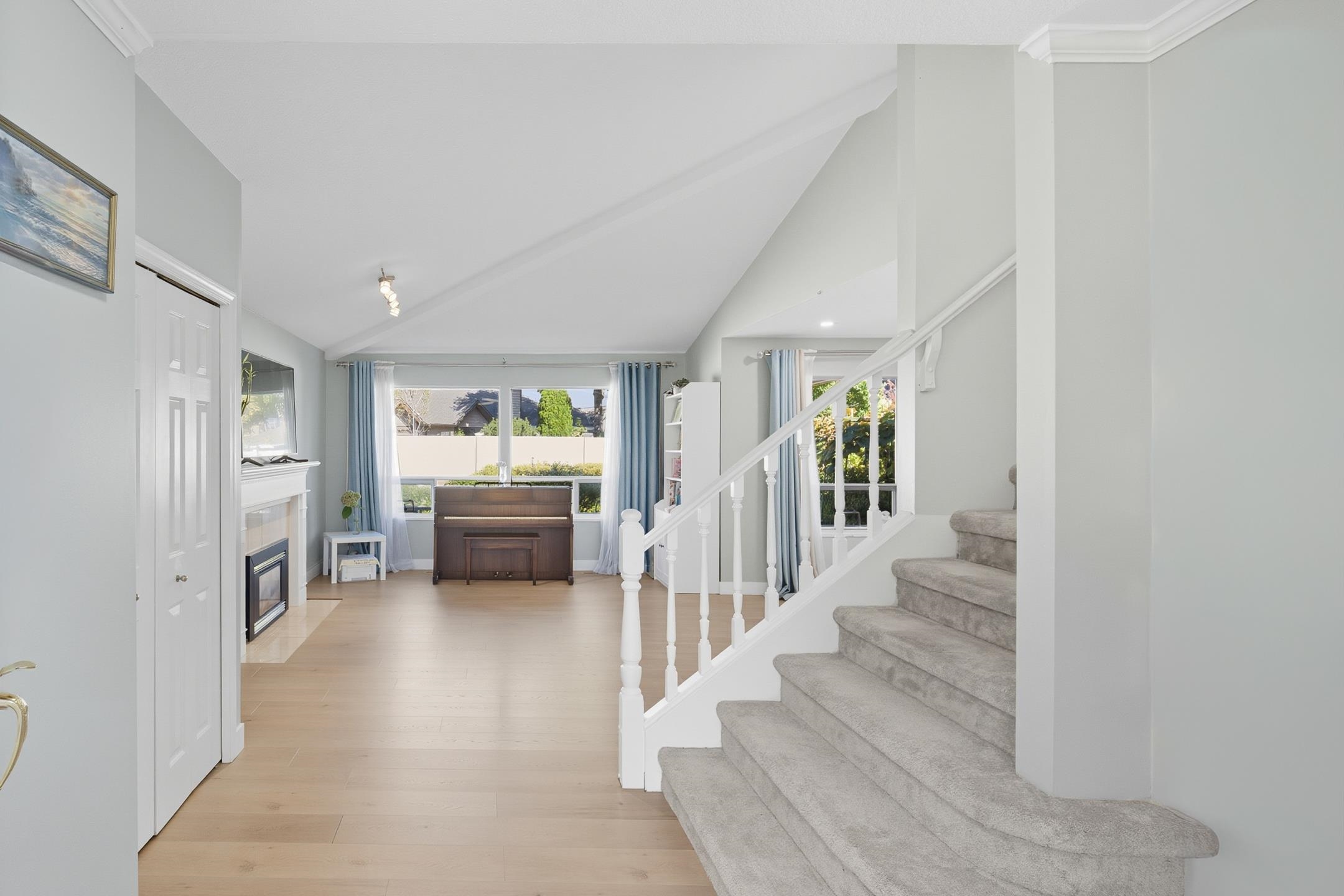 118-15121 19 Avenue, Surrey, BC, V4A 8J5