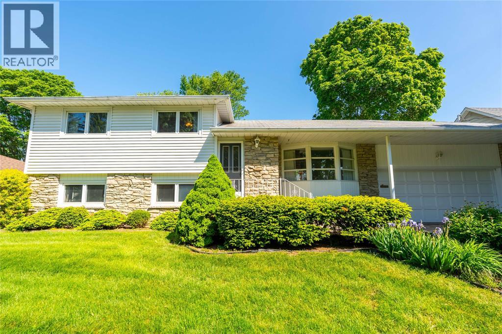 572 Highbury Park, Sarnia, ON, N7V2J9