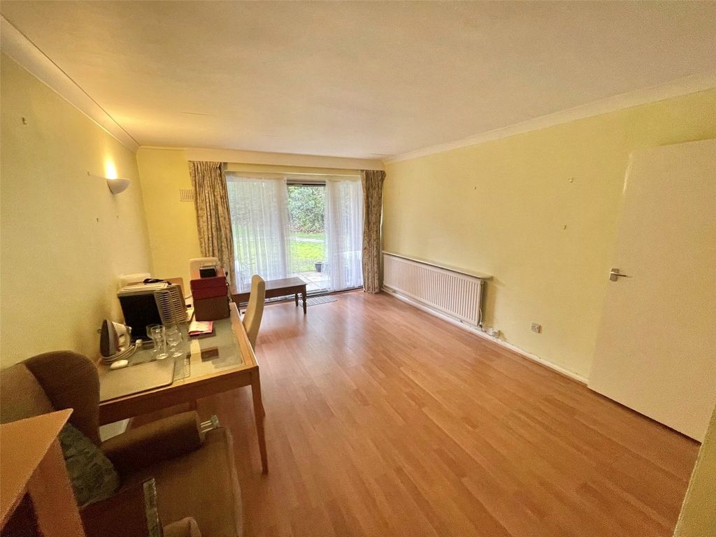 Additional image 2 of 2 bed flat for saleSherland Court, The Dell, Radlett, Hertfordshire WD7