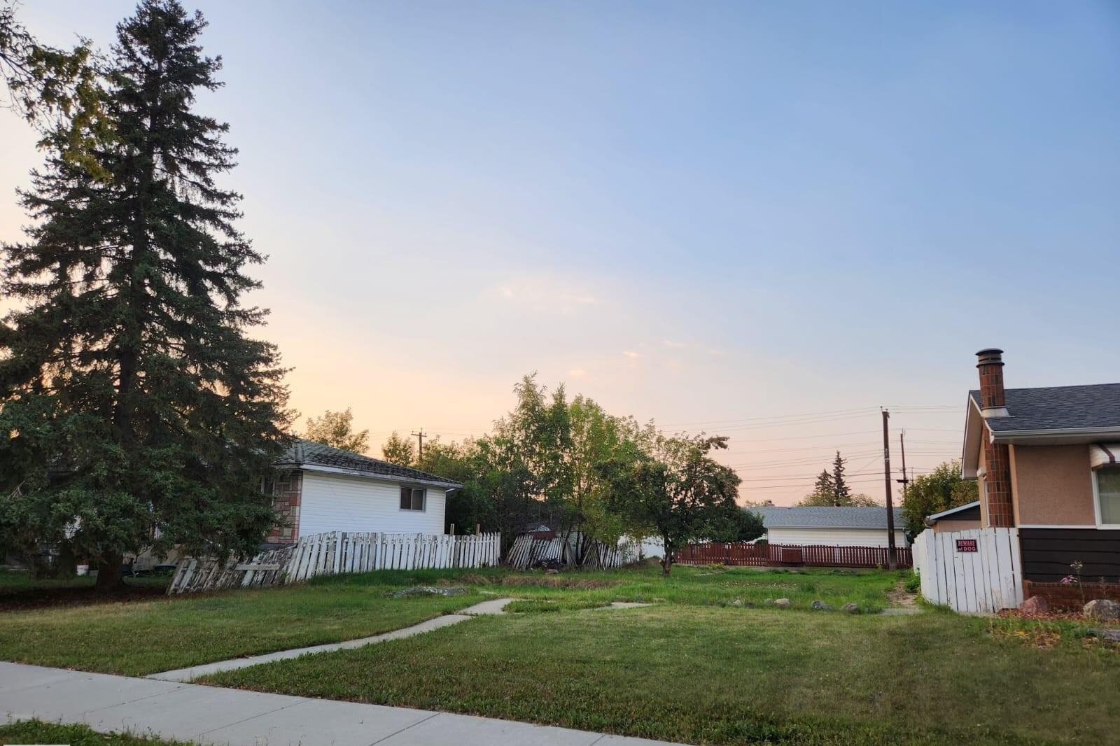 10716 131a Avenue NW, Edmonton, AB, T5E0X3 photo 3