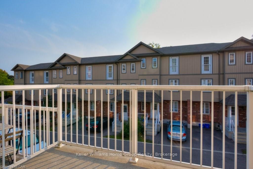 13B-55 Mooregate Crescent, Kitchener, ON, N2M 0A6 photo 3