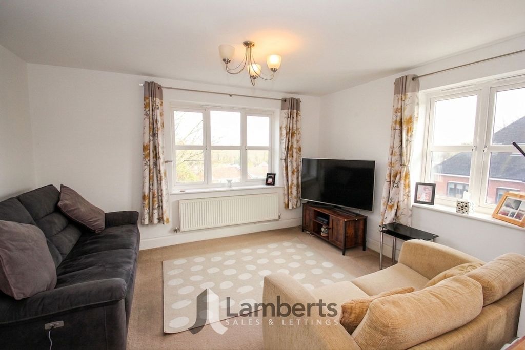 2 bed flat for saleShottery Close, Ipsley B98 photo 4