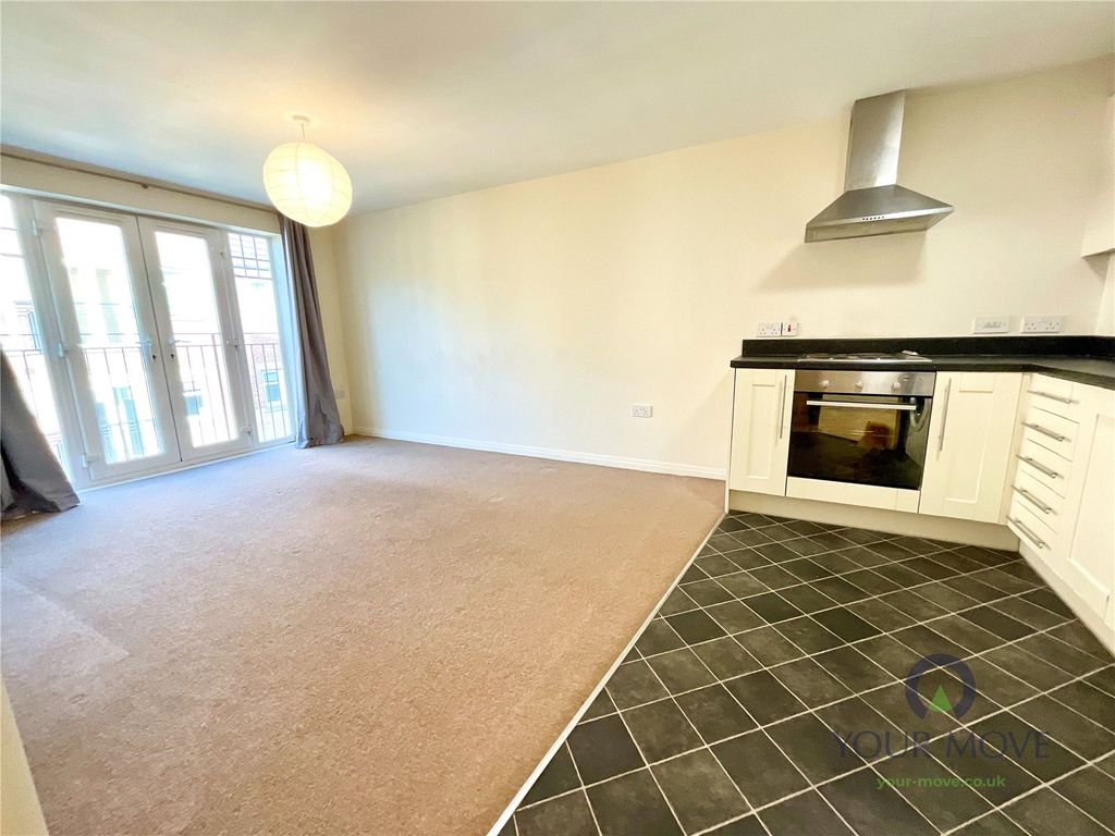 2 bed flat for saleHedgerow Close, Redditch, Worcestershire B98 photo 3