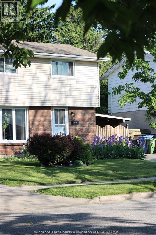 3581 Wolfe Court, Windsor, ON, N9C1X2 photo 3