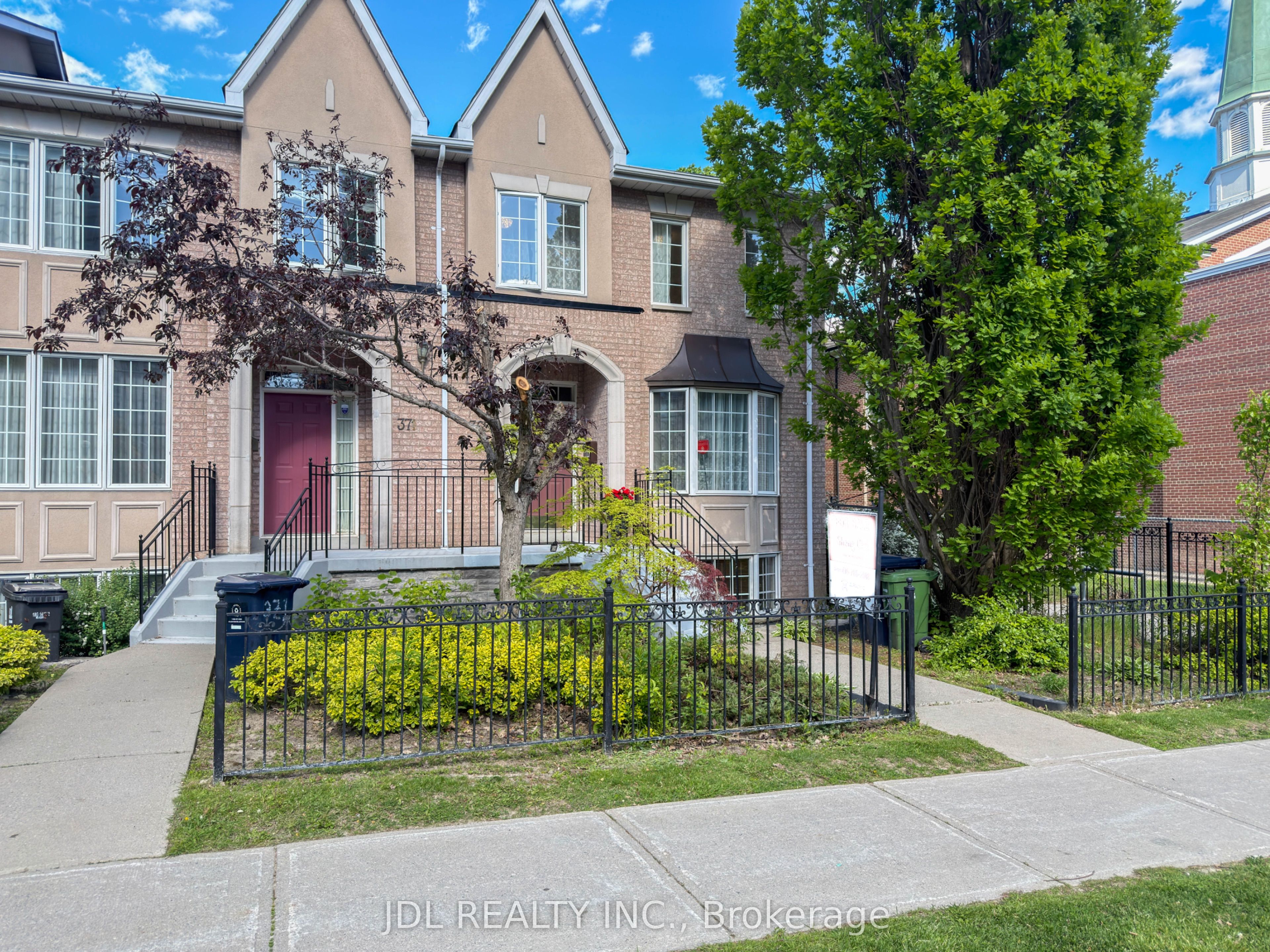 369 Kenneth Avenue, Toronto, ON, M2N 4V9