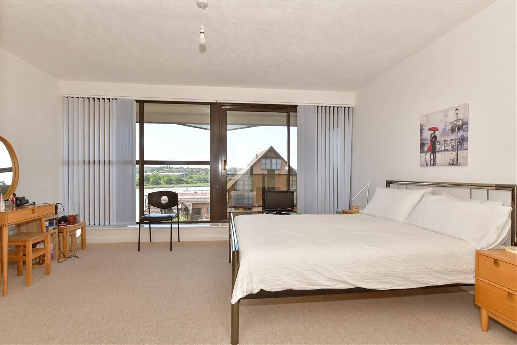 Additional image 5 of 2 bed flat for saleEsplanade, Esplanade, Rochester, Kent ME1
