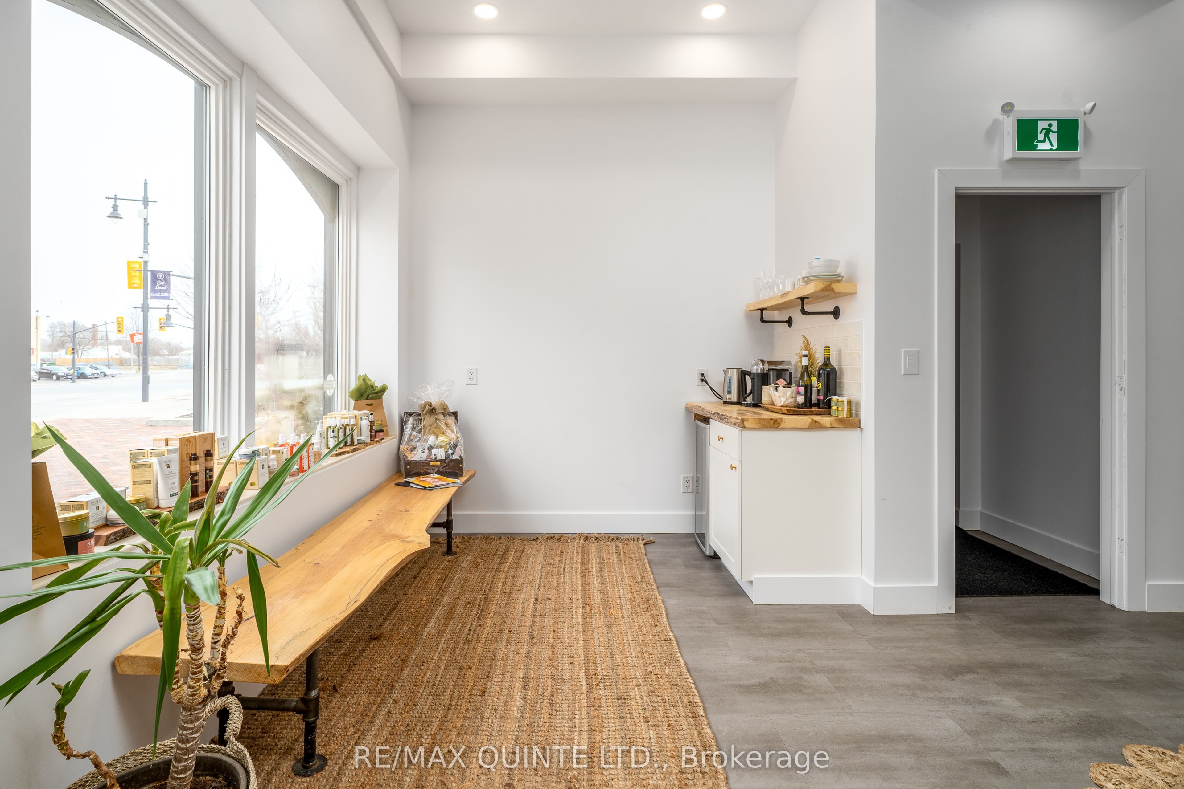 112 Front Street, Belleville, ON, K8N 2Y7 photo 4