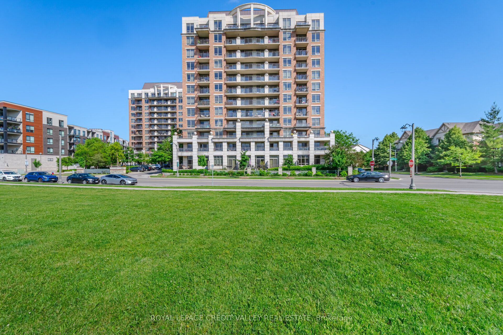 501-2379 Central Park Drive, Oakville, ON, L6H 0E3