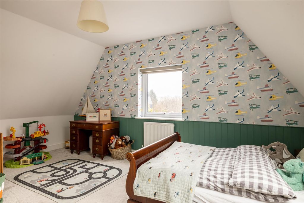 Additional image 21 of 4 bed link detached house for saleHawthorn Way, Redhill RH1