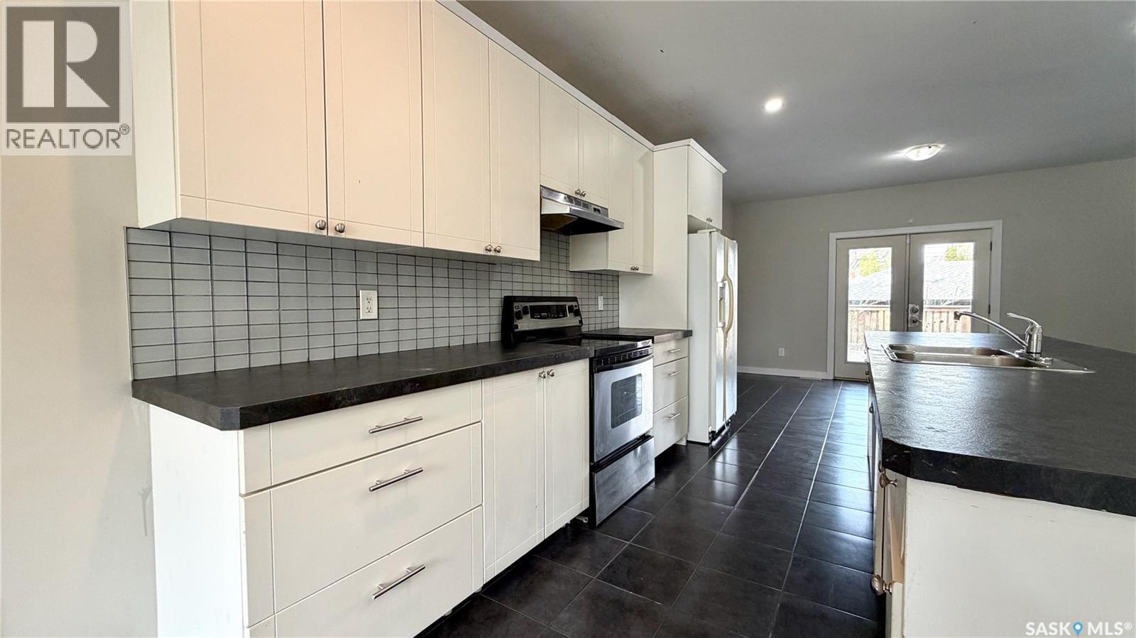 Additional image 6 of 419 S Avenue S, Saskatoon, SK, S7M3A3