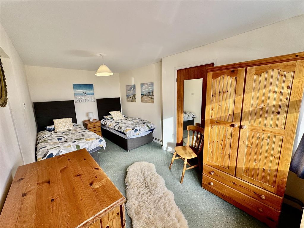 Additional image 7 of 4 bed town house for saleVictoria Parade, Pwllheli LL53