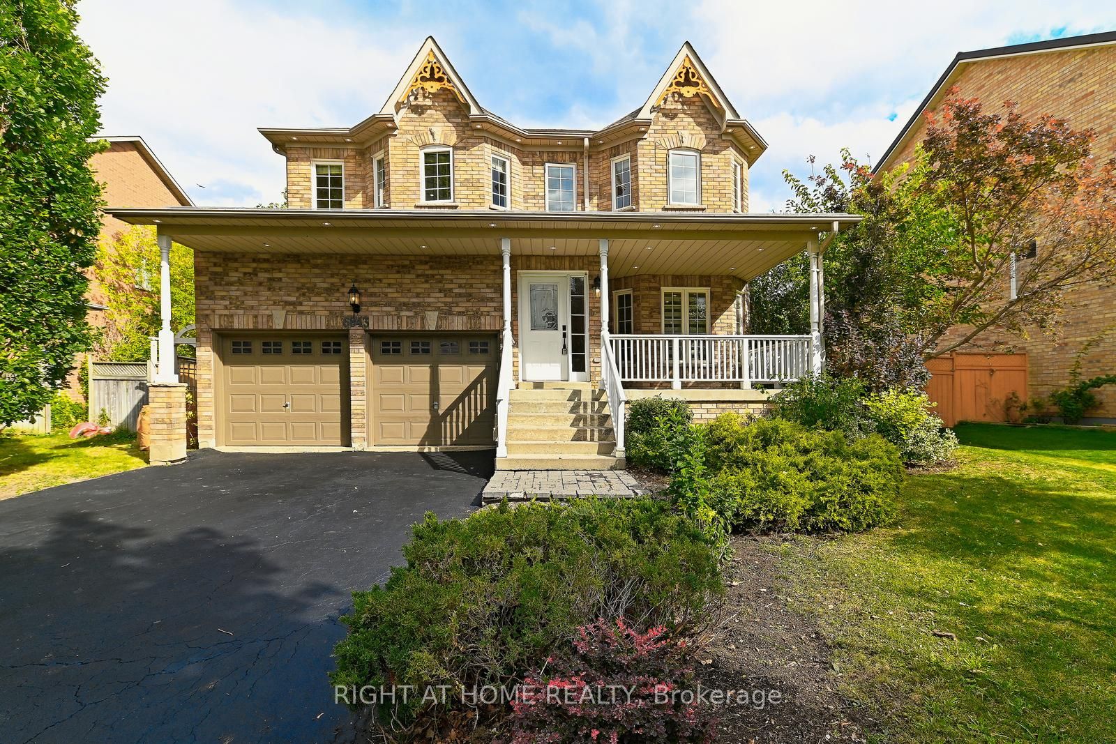 6843 Campbell Settler Court, Mississauga, ON, L5W 1B3