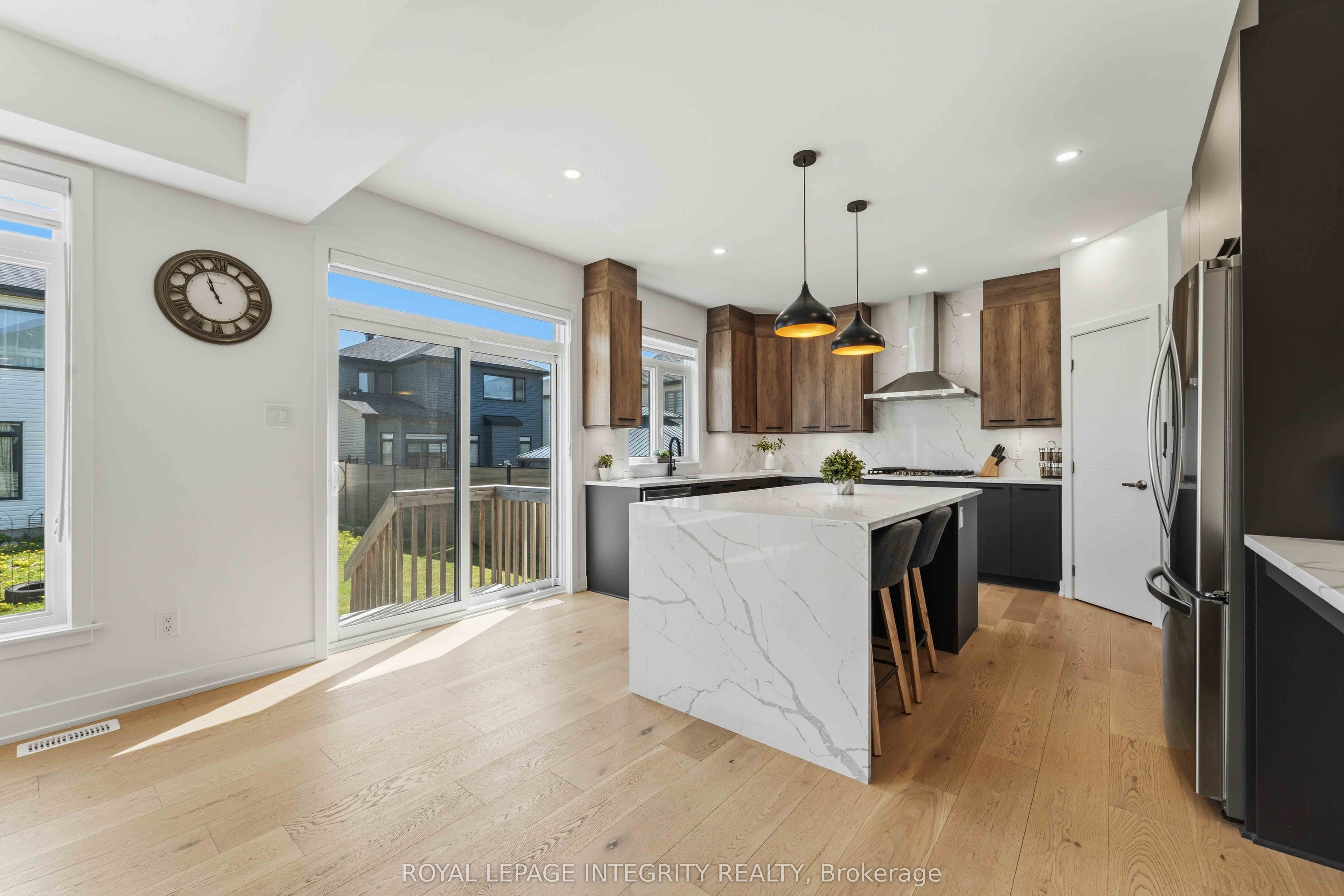 698 Odyssey Way, Ottawa, ON, K1T 0V3 photo 2