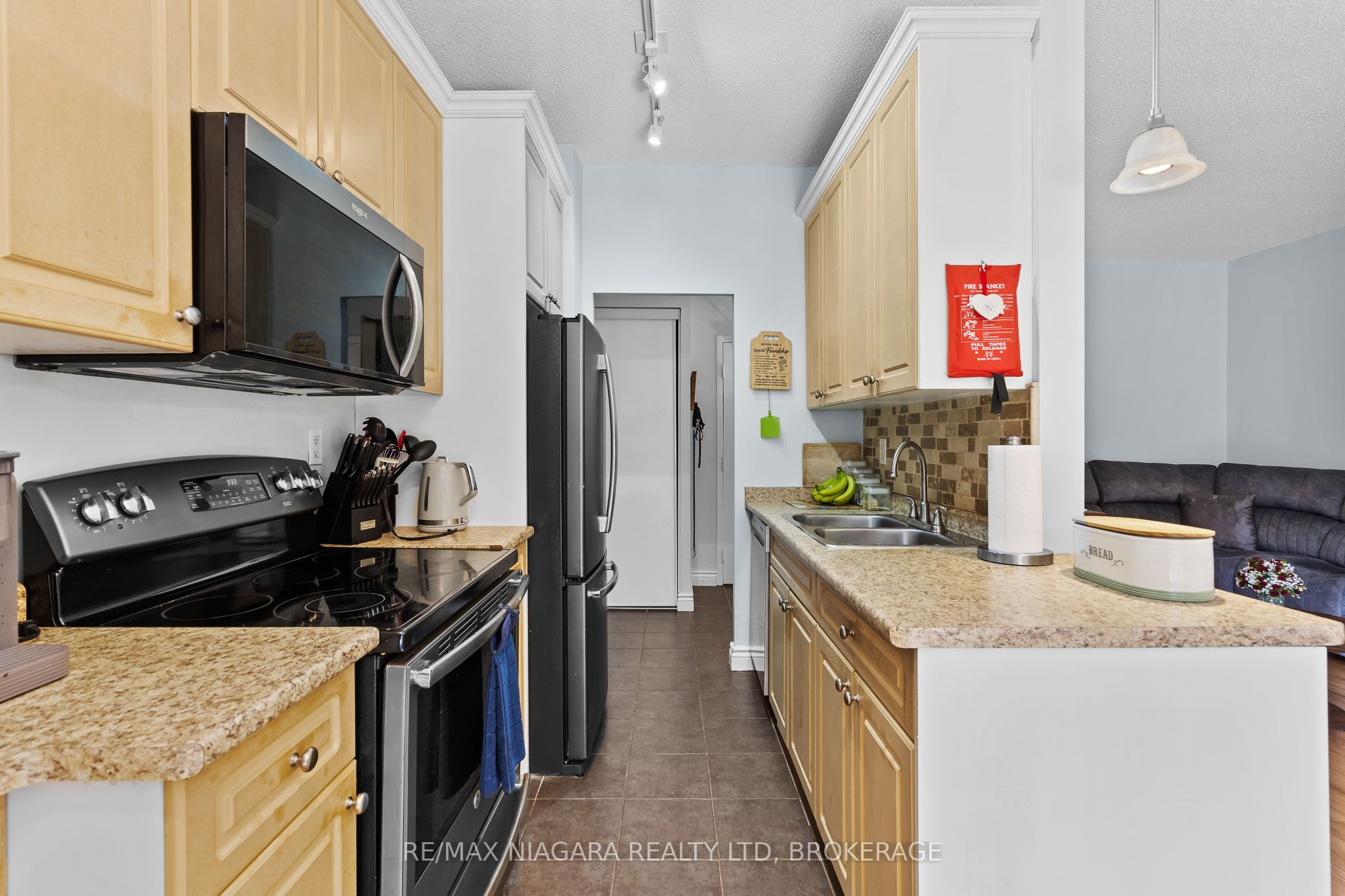 107-6390 Huggins Street, Niagara Falls, ON, L2J 1H1 photo 5