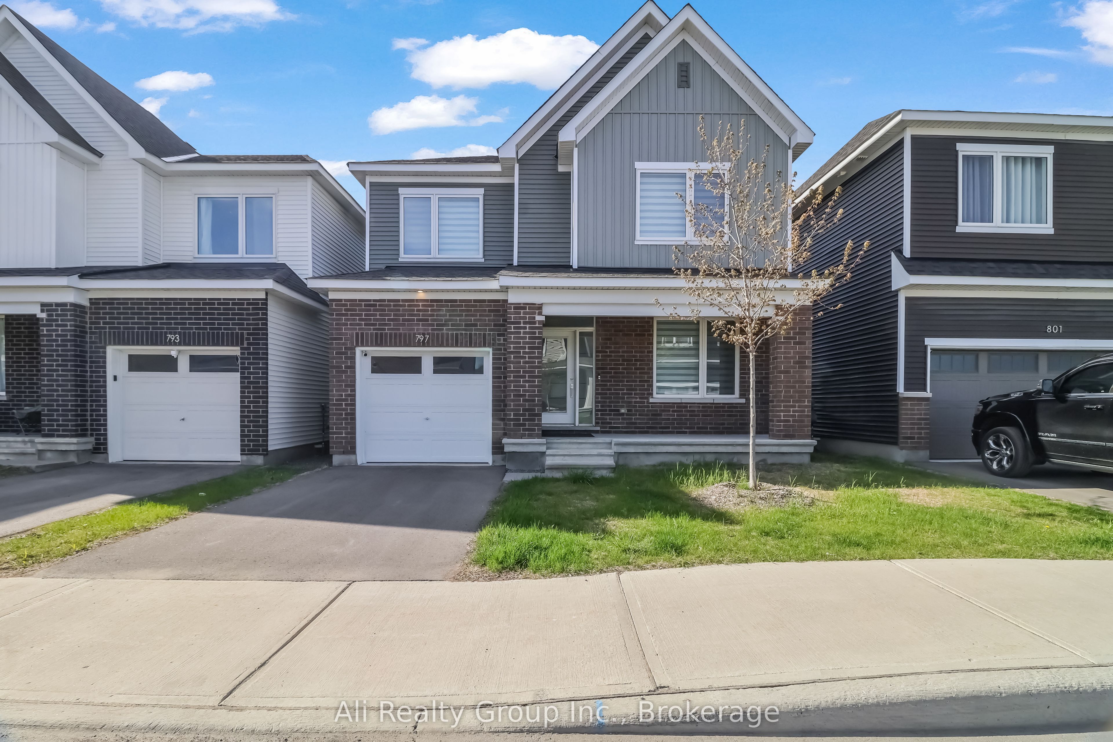 797 Eminence Street, Ottawa, ON, K2J 6X6