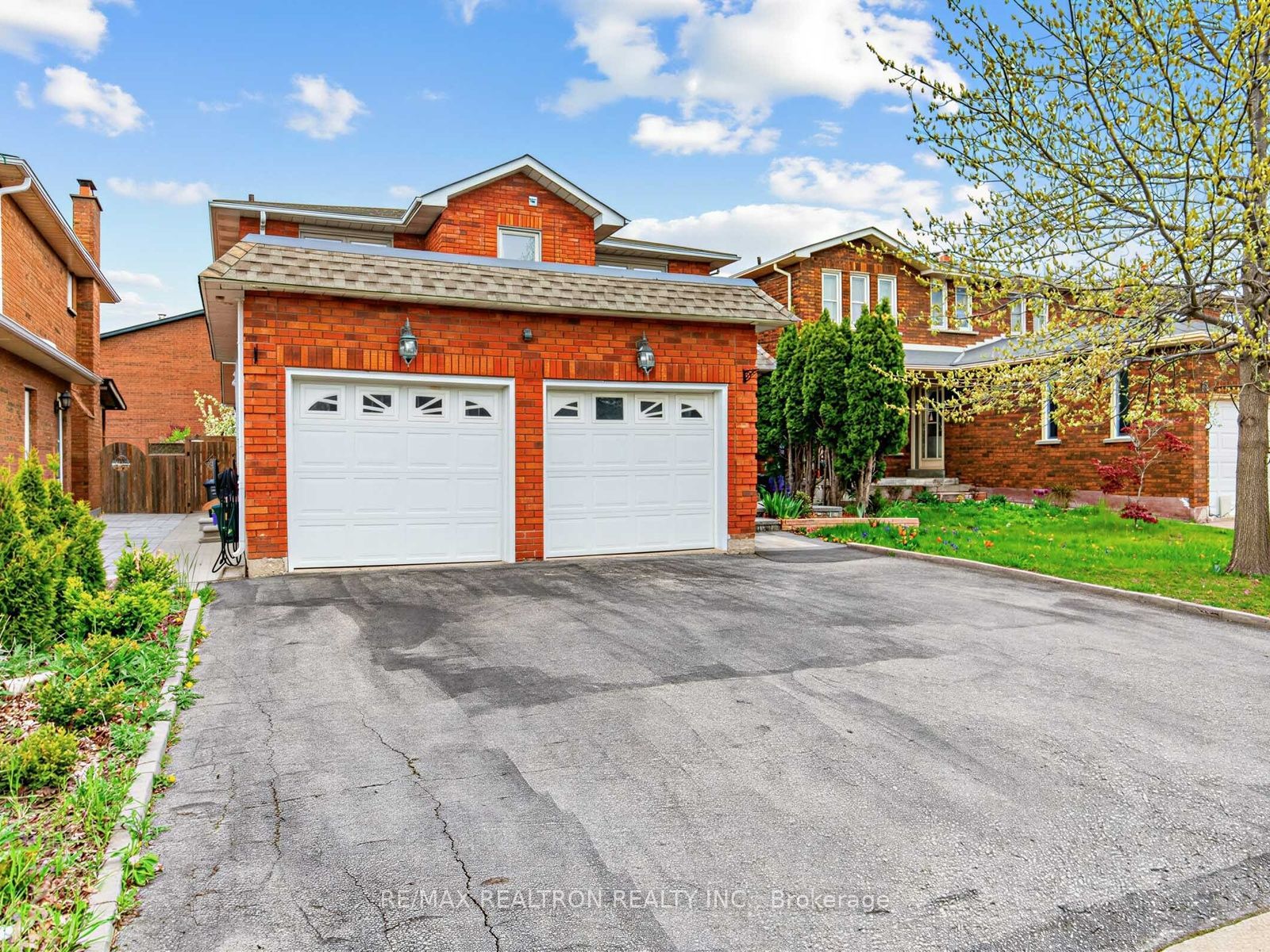 128 Embassy Drive, Vaughan, ON, L4L 4Z8