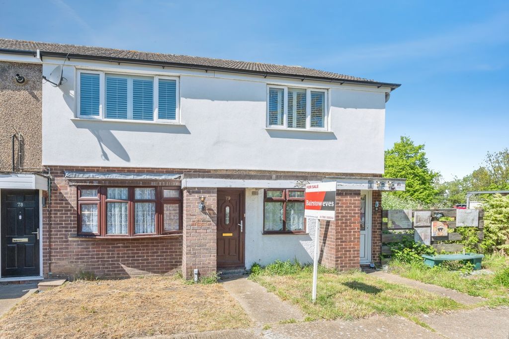 2 bed maisonette for saleStirling Close, Rainham RM13