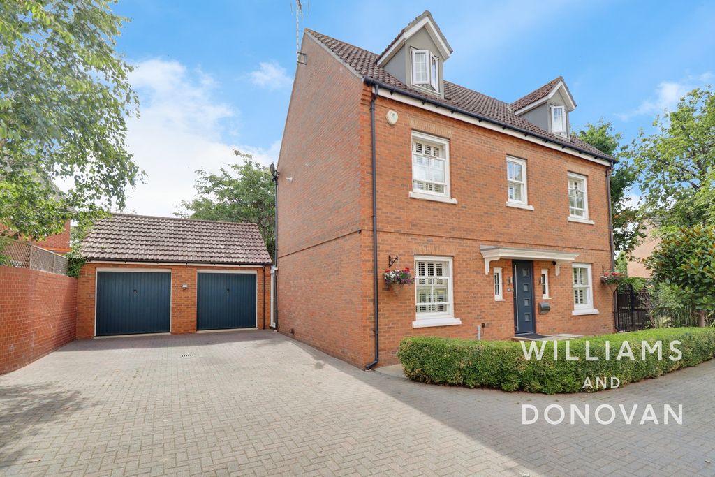 5 bed detached house for saleTemple Way, Rayleigh SS6
