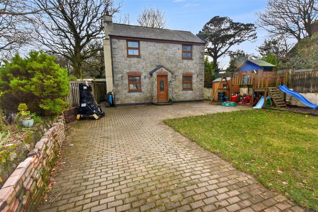 3 bed detached house for saleWest Trewirgie Road, Redruth TR15