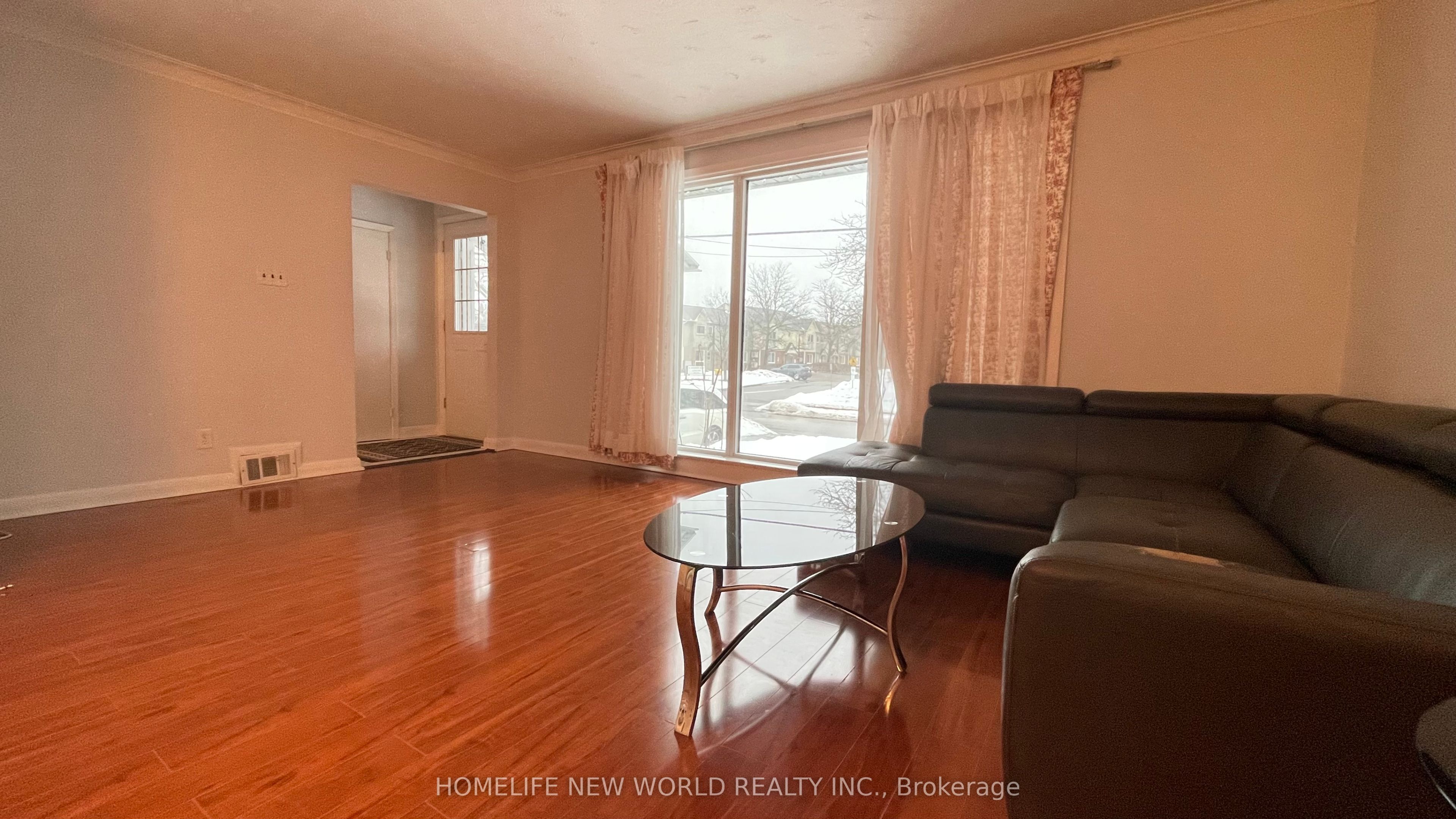 Upper-326 Crosby Avenue, Richmond Hill, ON, L4C 2R7 photo 2