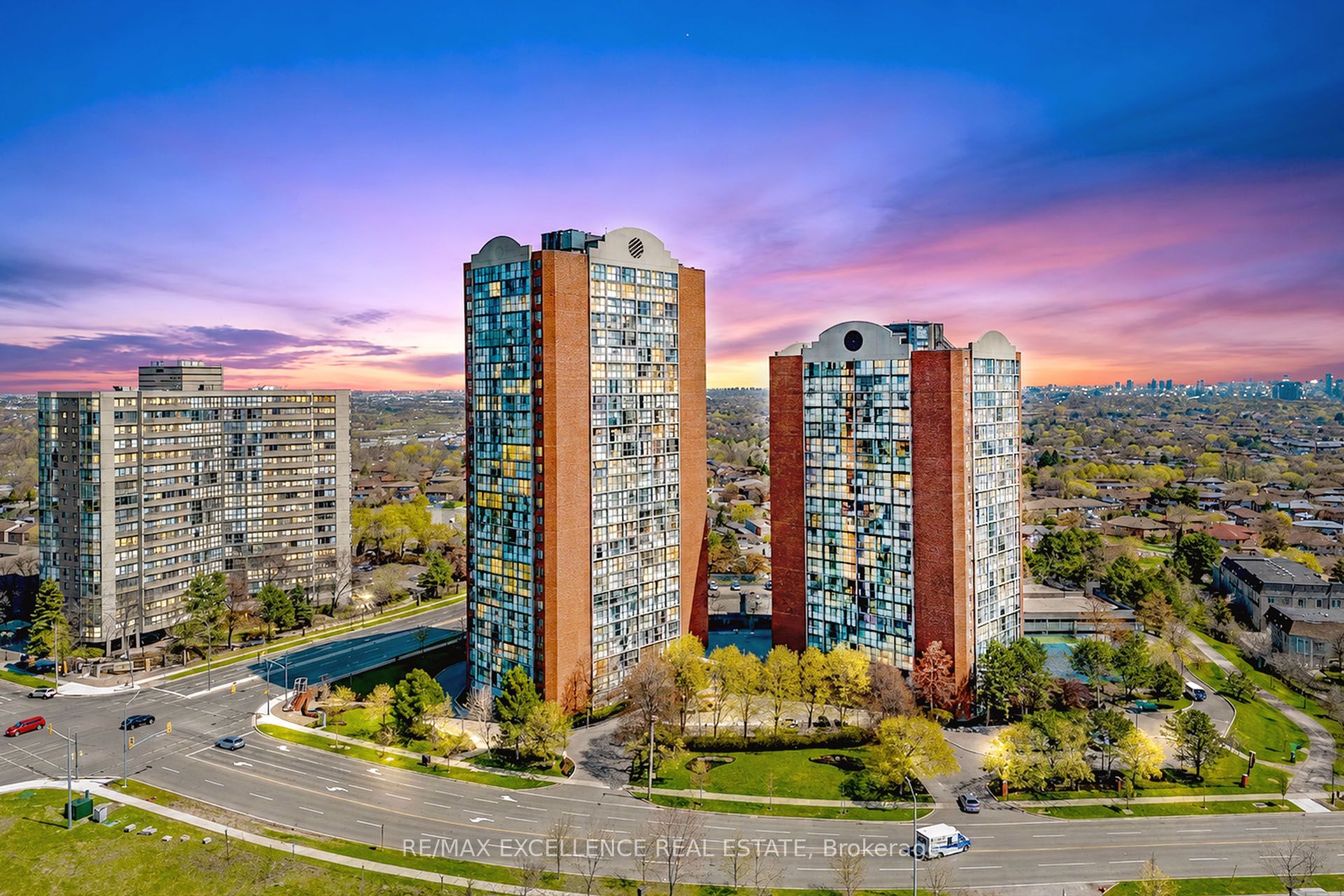 202-4205 Shipp Drive, Mississauga, ON, L4Z 2Y9