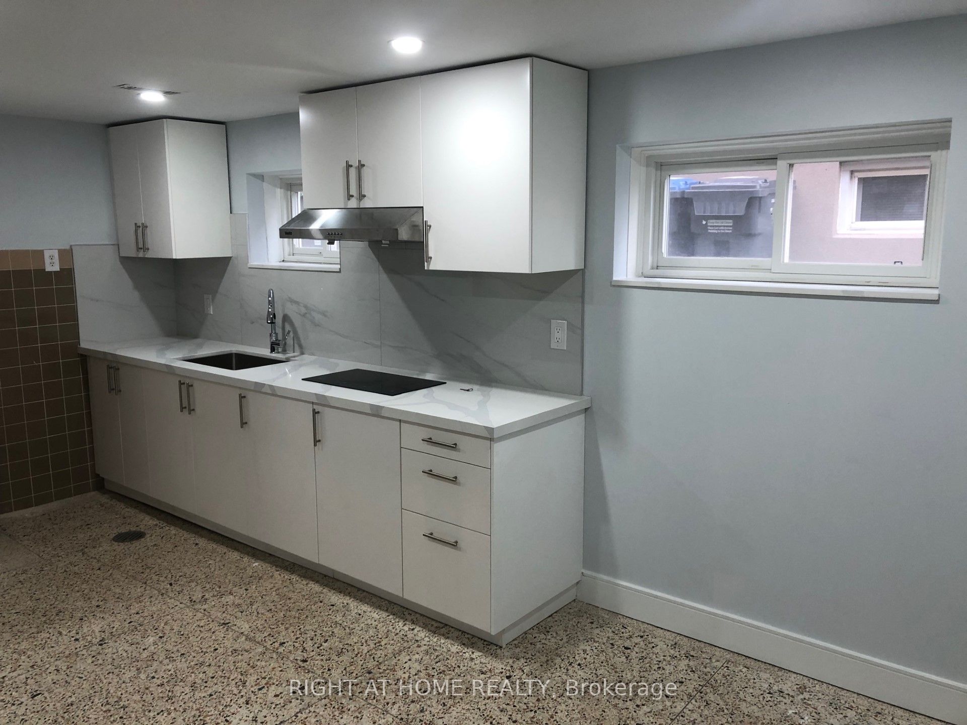 Additional image 3 of 3631 Molly Avenue, Mississauga, ON, L5A 3G5