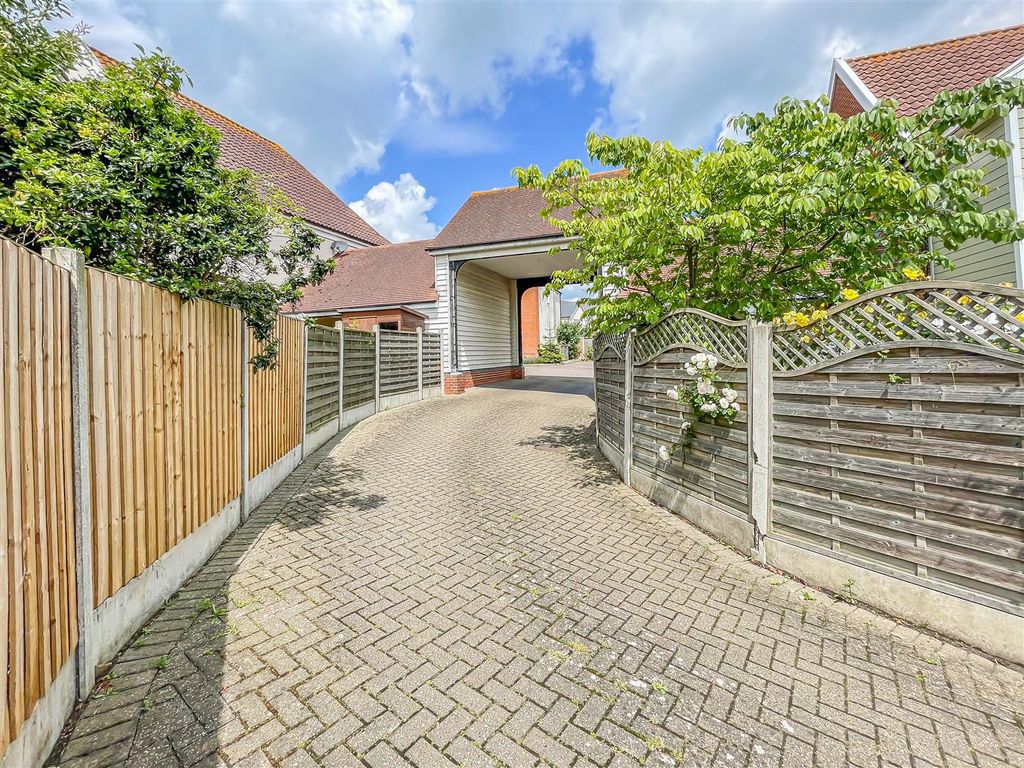 Additional image 35 of 5 bed detached house for saleAshingdon Heights, Rochford SS4
