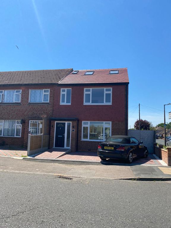 4 bed end terrace house for saleLambs Lane North, Rainham RM13