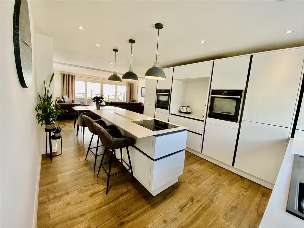 Additional image 5 of 5 bed town house for saleVictoria Parade, Pwllheli LL53