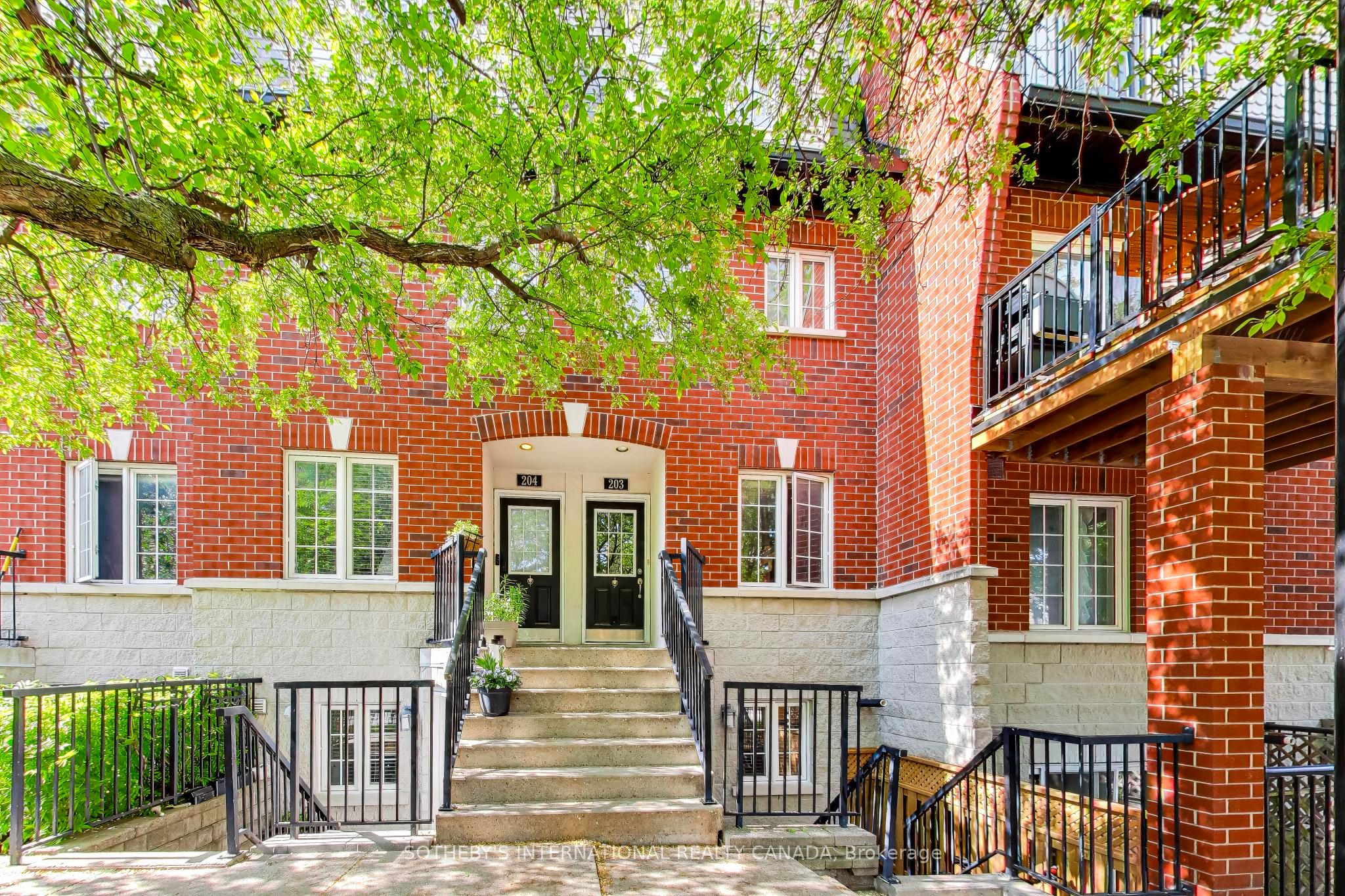 103-262 St Helens Avenue, Toronto, ON, M6H 4A4