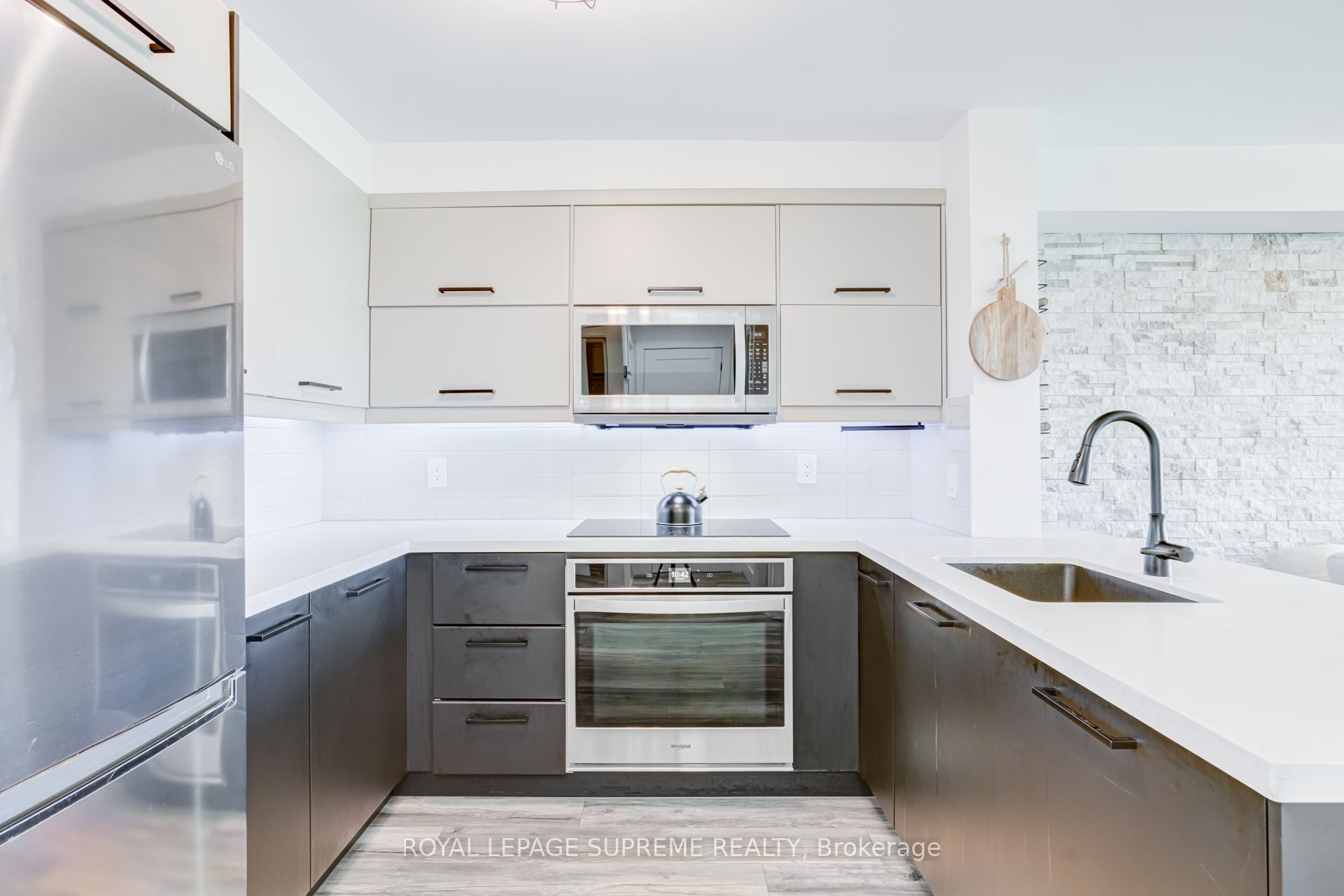 Additional image 6 of 610-11 Michael Power Place, Toronto, ON, M9A 5G3