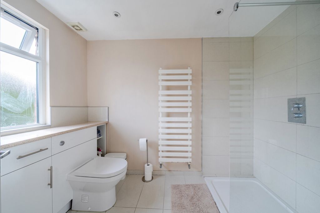 Additional image 14 of 4 bed semi-detached house for saleEverard Avenue, Hayes, Kent BR2