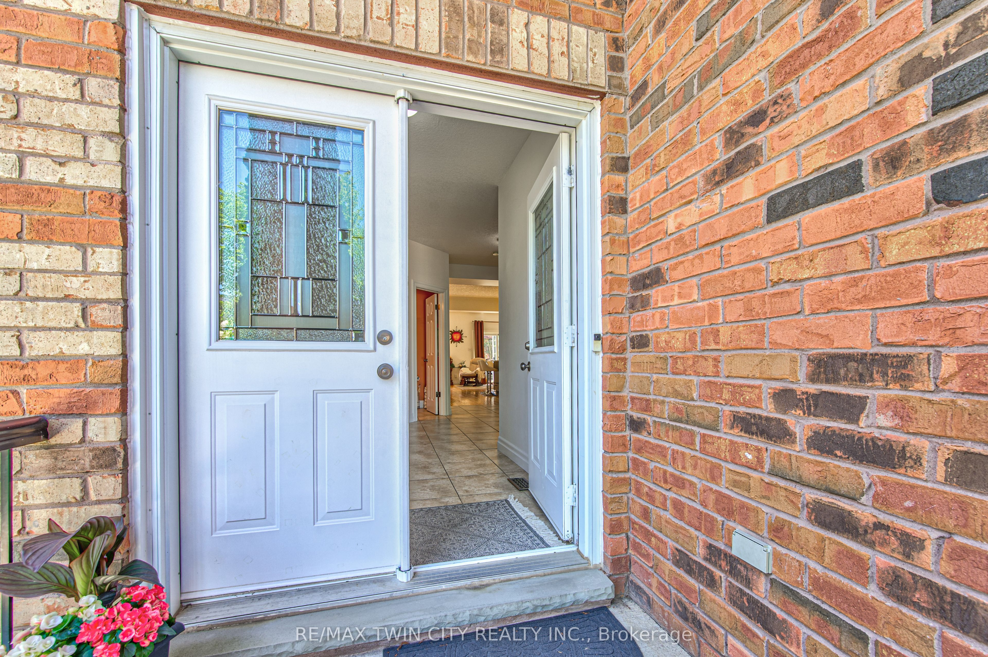 87 Steepleridge Street, Kitchener, ON, N2P 2W3 photo 5
