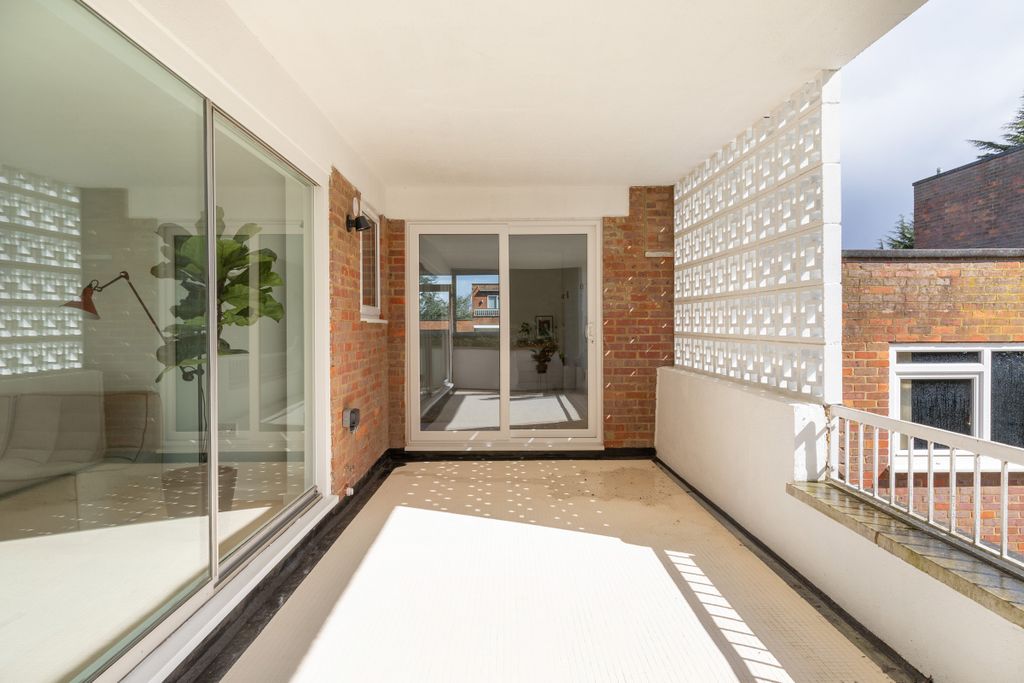 Additional image 18 of 3 bed flat for saleDarnhills, Radlett, Hertfordshire WD7