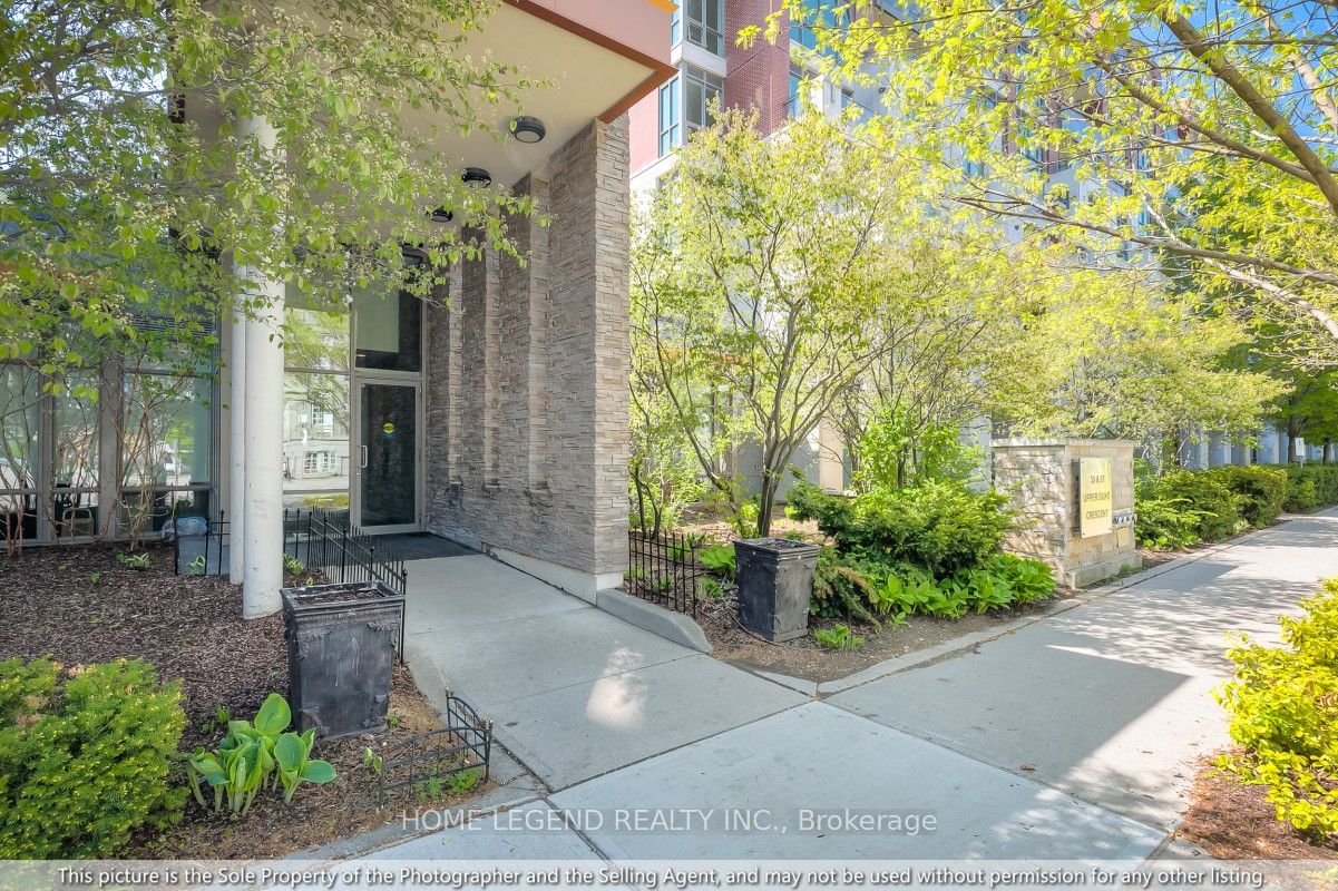 215-39 Upper Duke Crescent, Markham, ON, L6G 0B8 photo 3