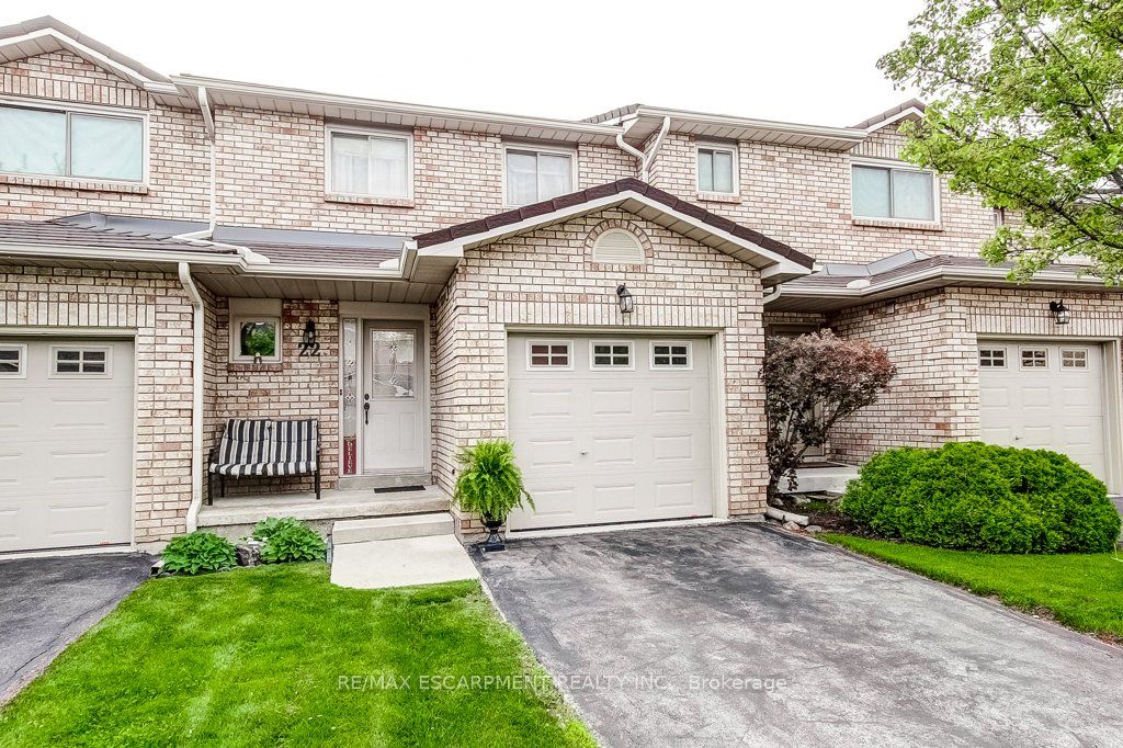 22-391 Stone Church Road, Hamilton, ON, L9B 2H2