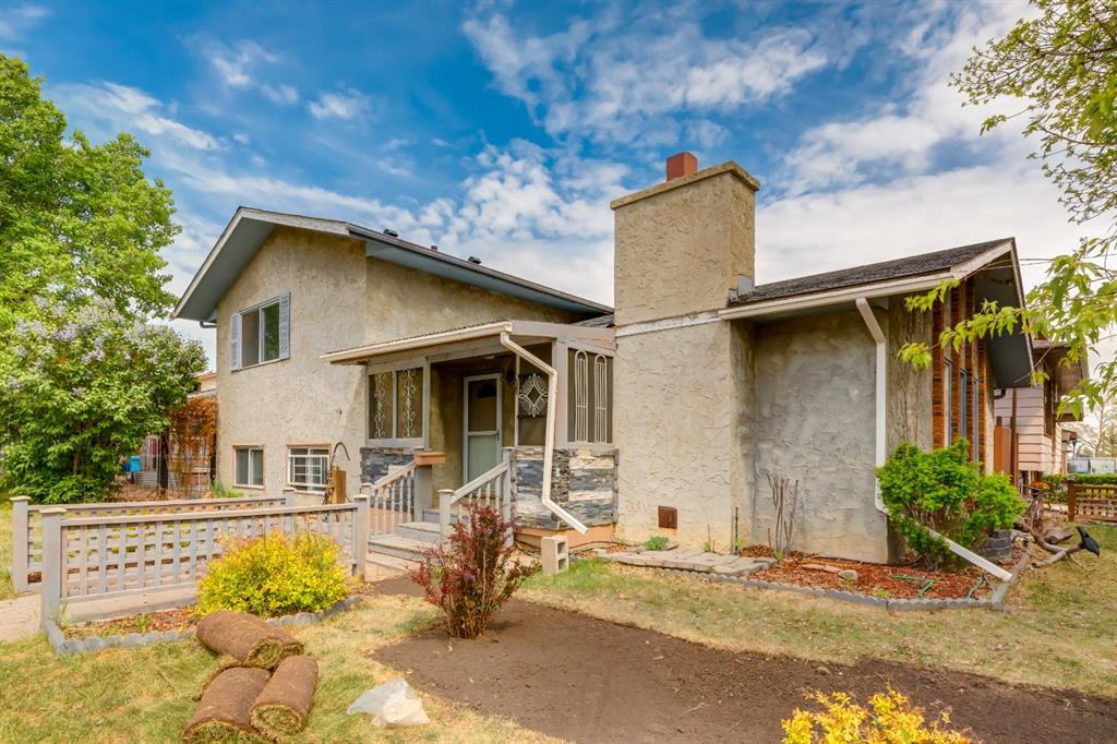 3 Berwick Close NW, Calgary, AB, T3K1C3