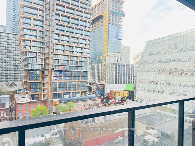 602-20 Edward Street, Toronto, ON, M5G 0C5 photo 3