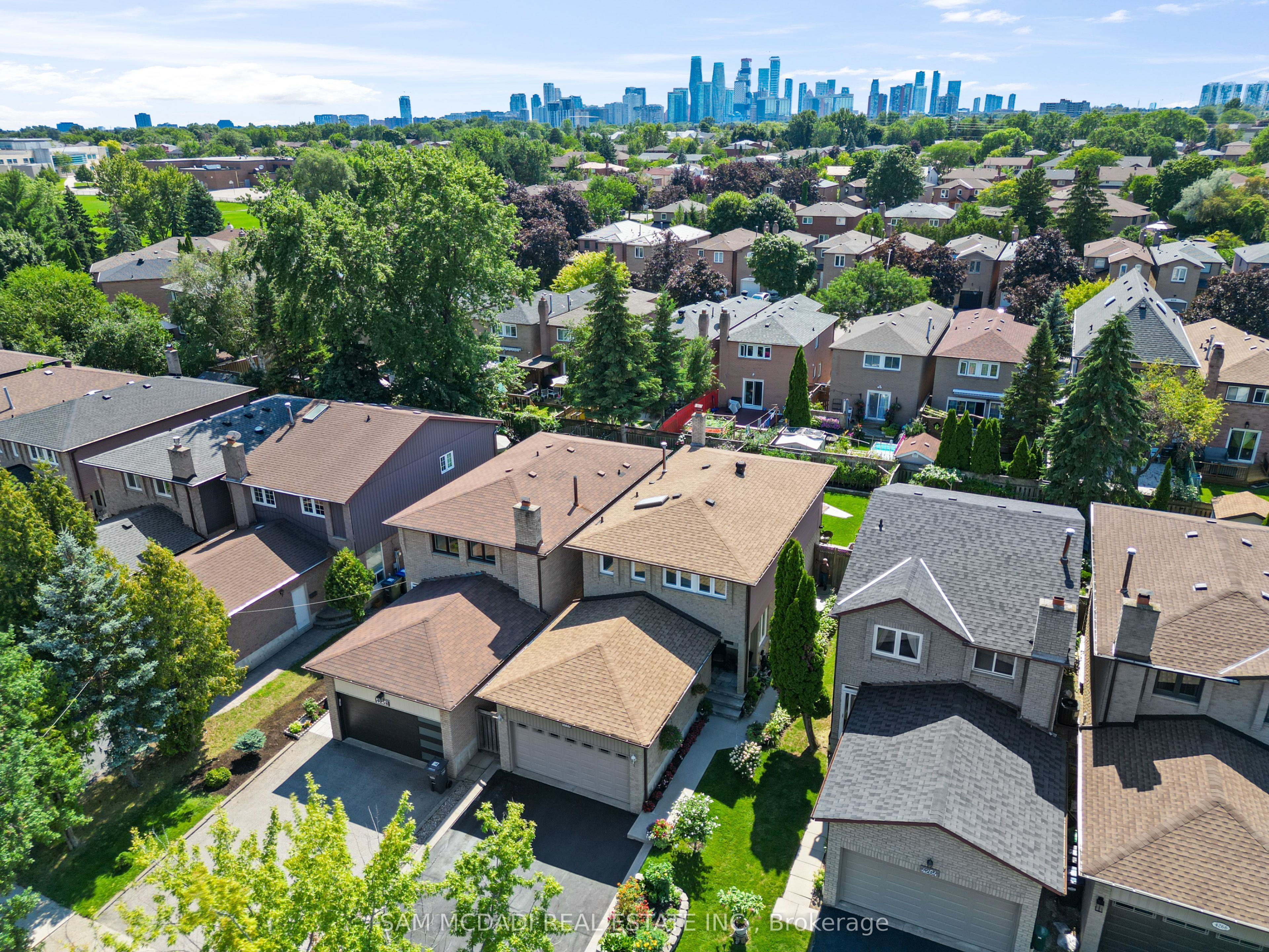 4260 Shelby Crescent, Mississauga, ON, L4W 3N5