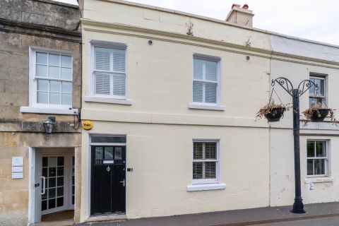 London Road East, Bath BA1