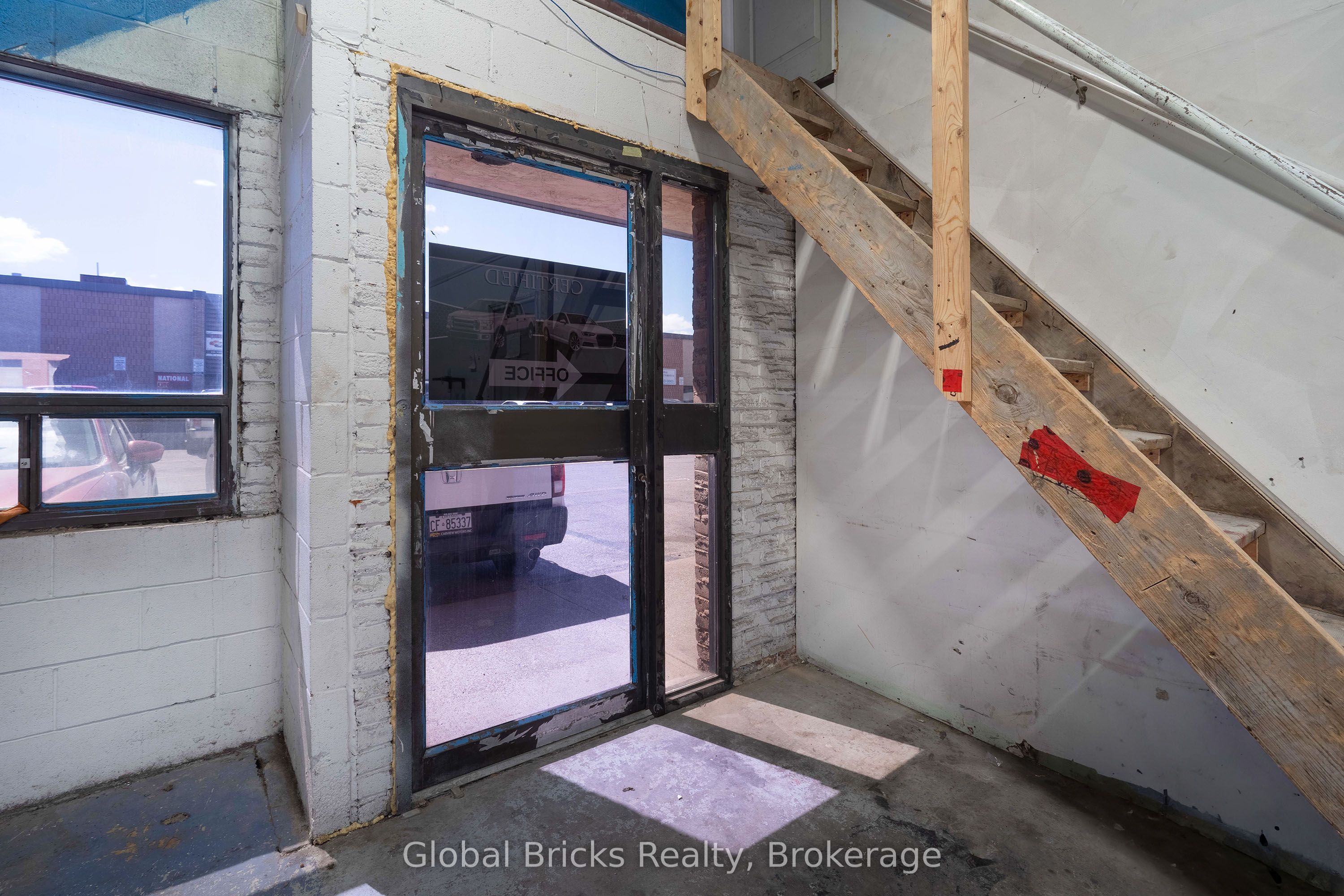 17B-155 Tory York Drive, Toronto, ON, M9L 1X9 photo 4