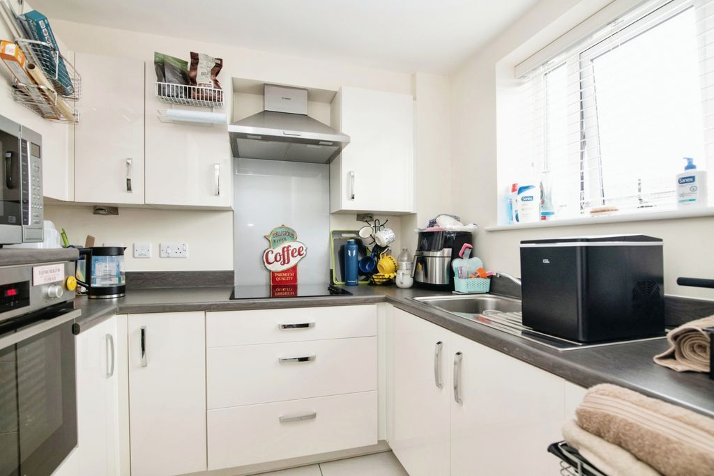 Additional image 5 of 2 bed flat for saleClive Road, Redditch, Worcestershire B97