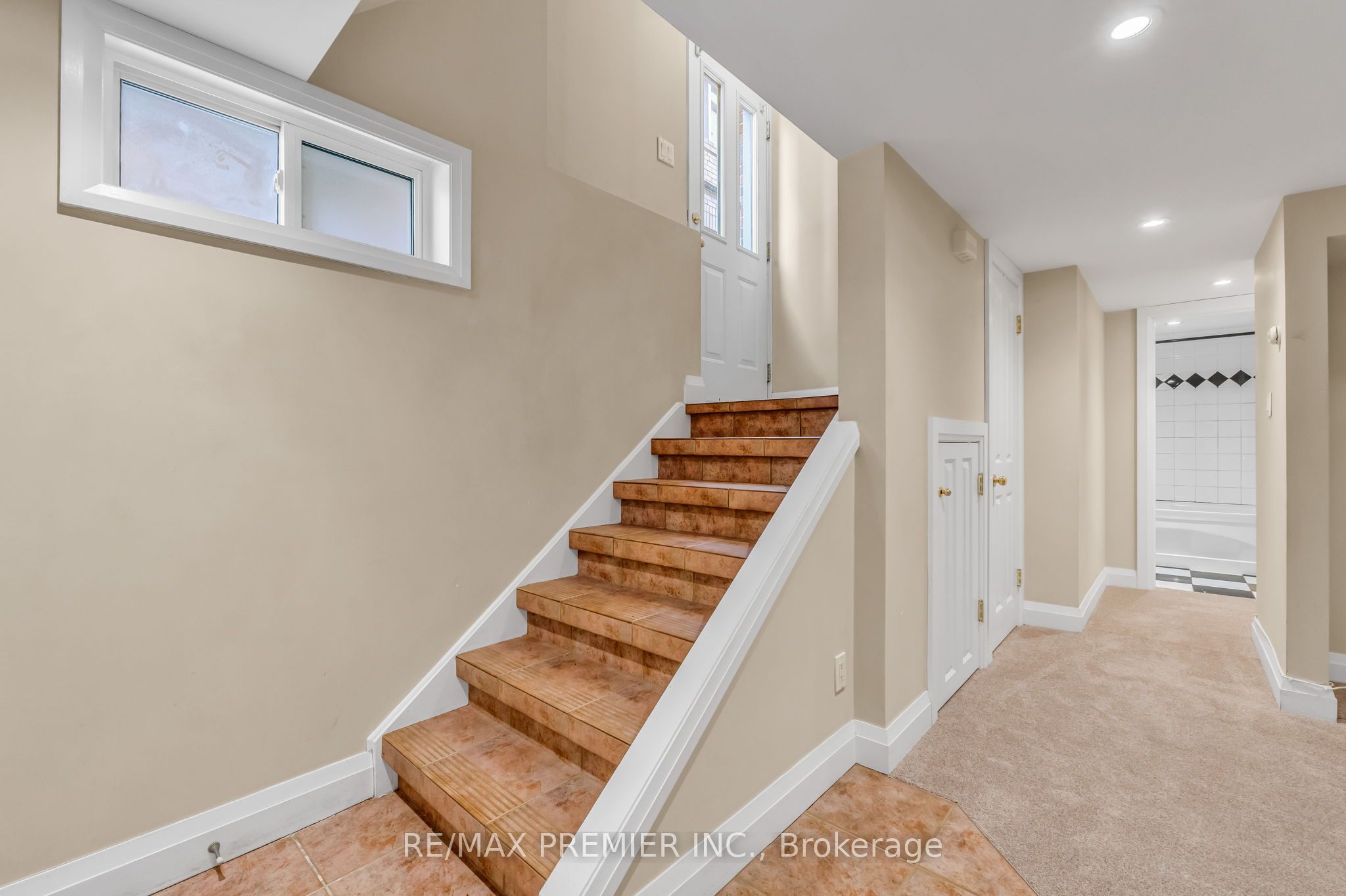 Lower Level-5 Killarney Road, Toronto, ON, M5P 1L7 photo 2