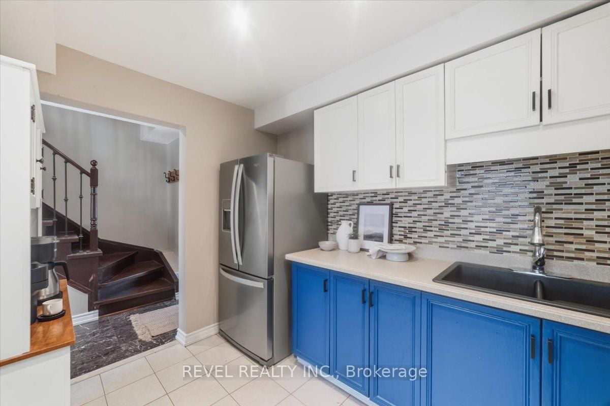 87 Thorp Crescent, Ajax, ON, L1T 3T4 photo 4