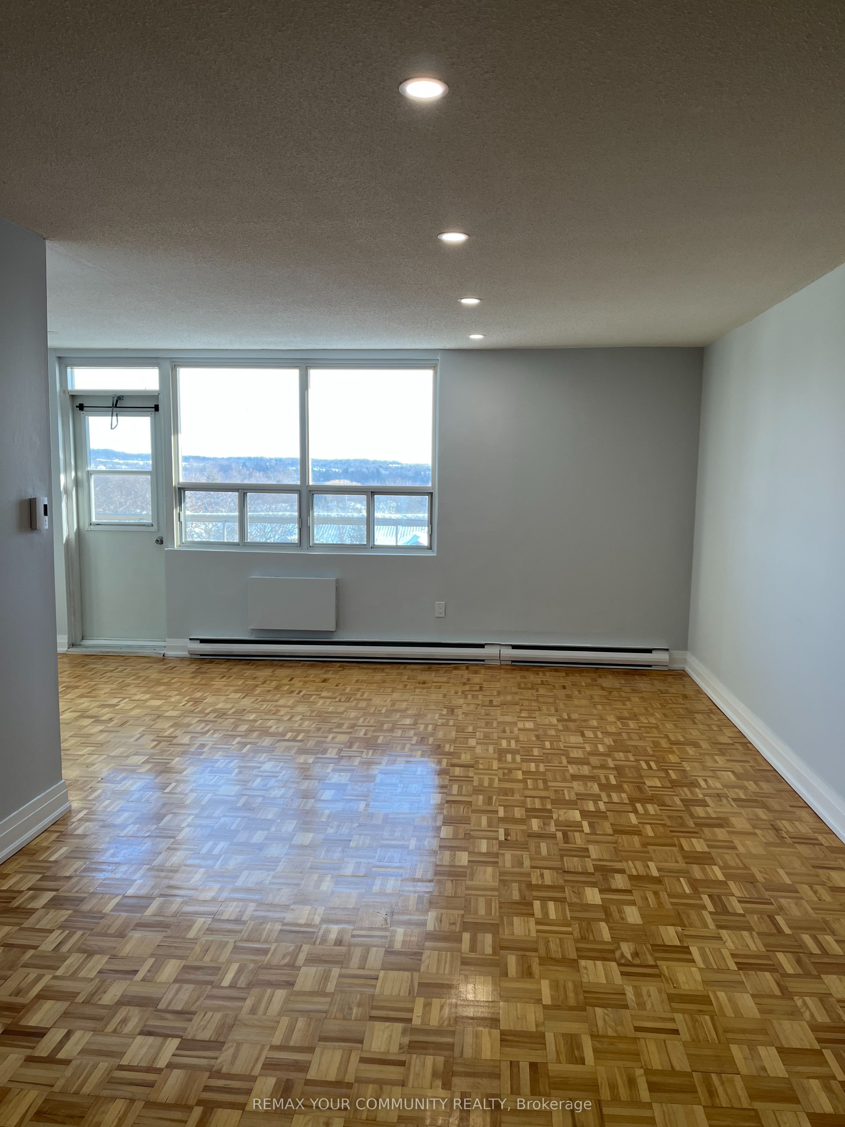 156-199 Hillcroft Street, Oshawa, ON, L1G 2L7 photo 5