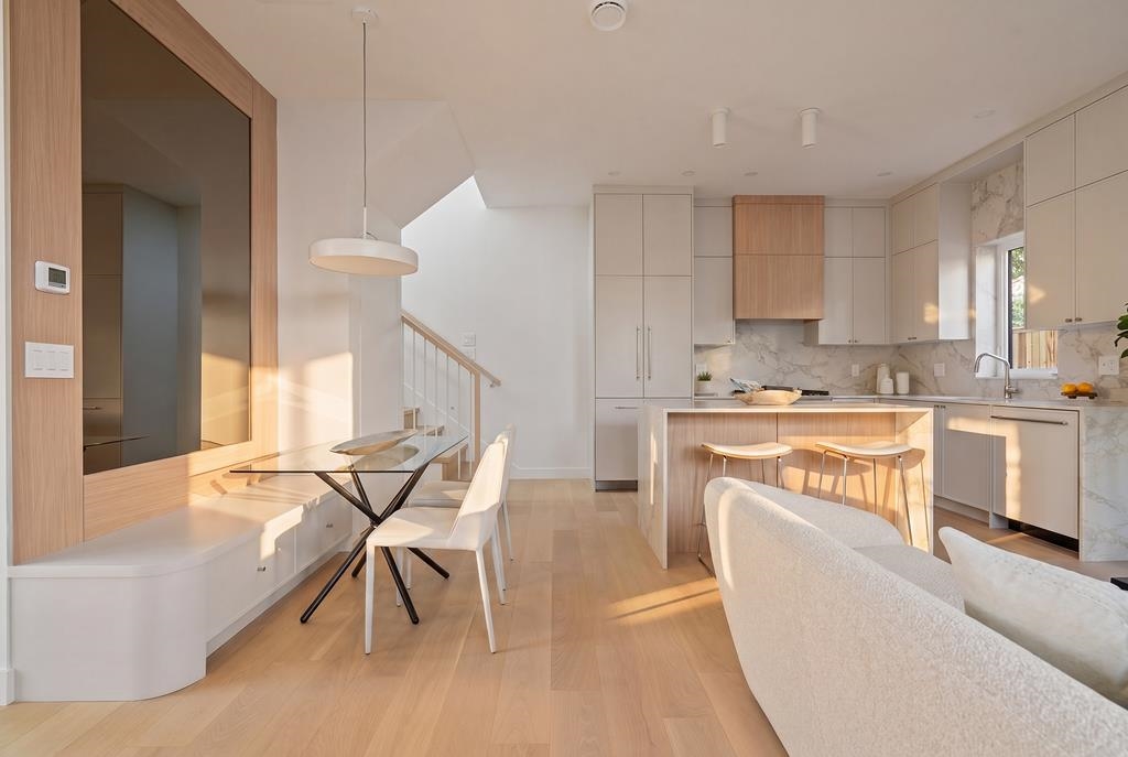 Additional image 5 of 366 23rd Avenue E, Vancouver, BC, V5V 1X5