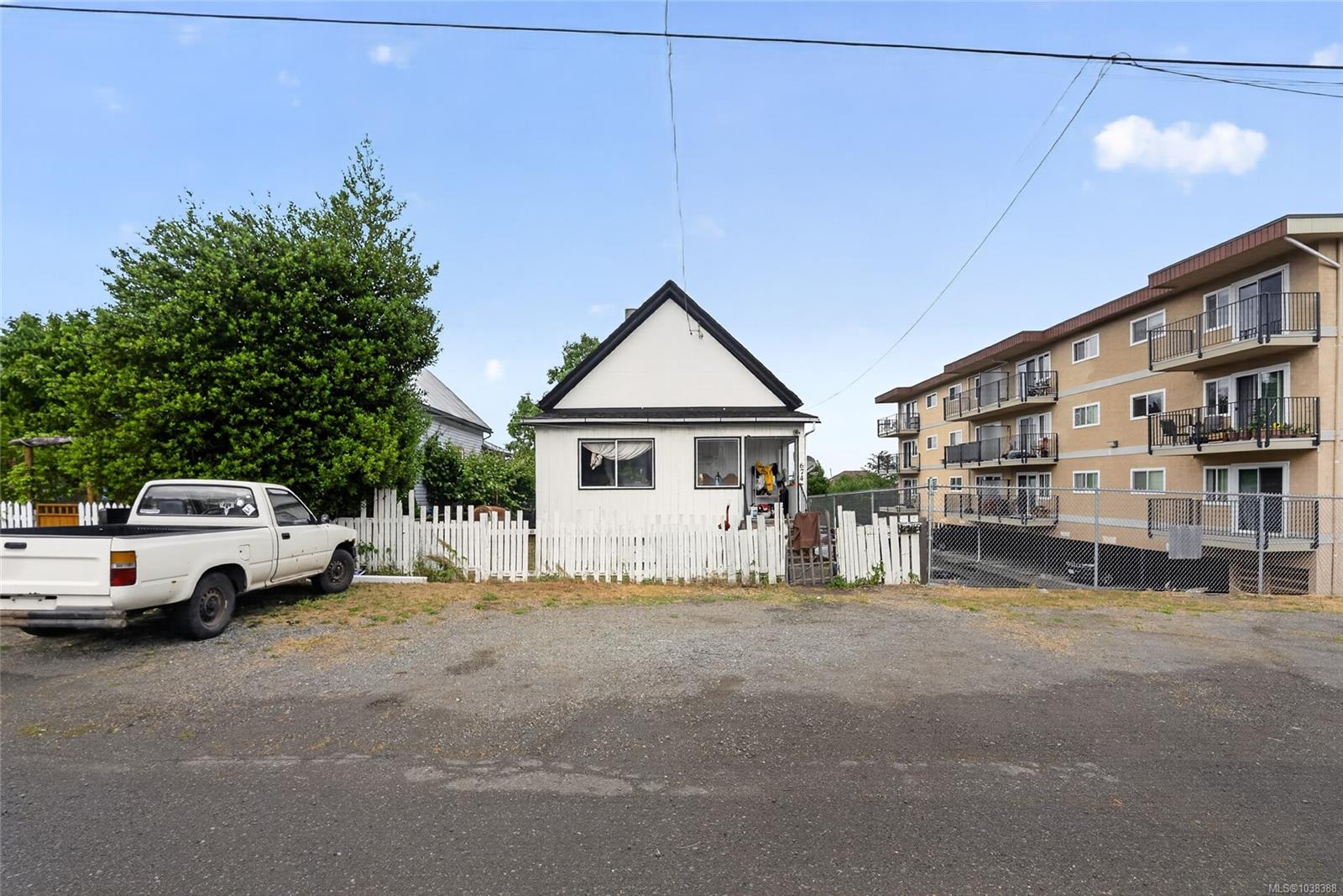 674 Farquhar Street, Nanaimo, BC, V9R 2E5
