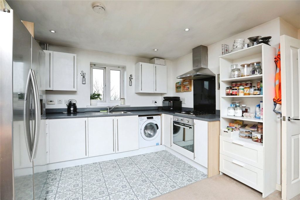 Additional image 6 of 2 bed flat for saleBeech House, Nettle Way, Minster On Sea, Sheerness ME12