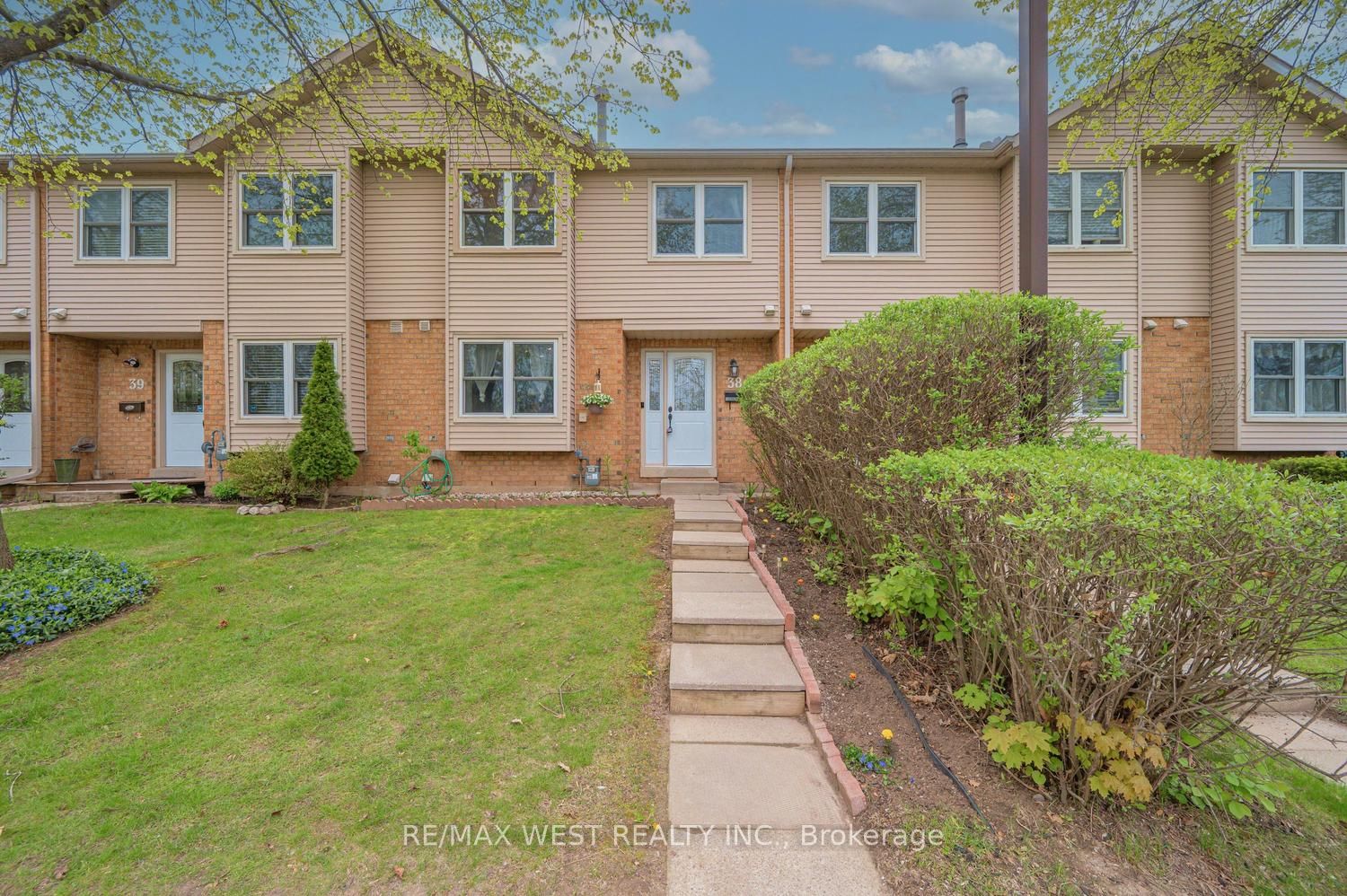 Additional image 2 of 38-2065 Amherst Heights Court, Burlington, ON, L7P 4R7